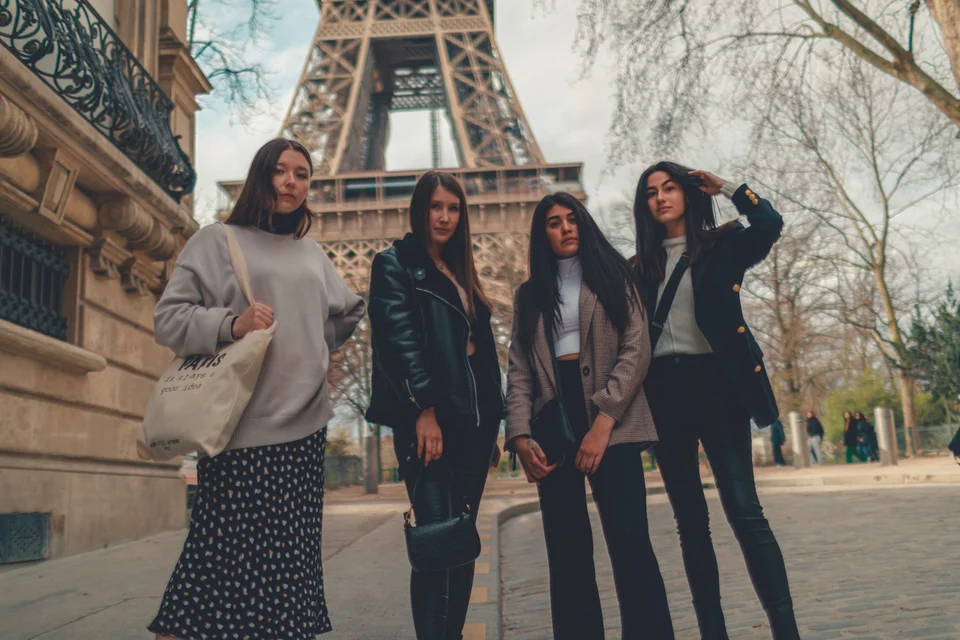 Paris — frame 3